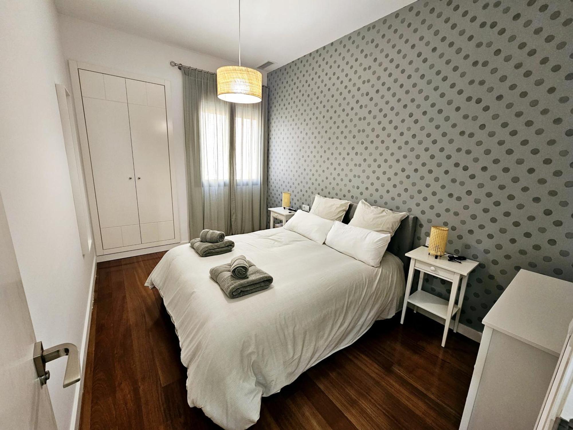 Charlot Center Apartment II อาลิกันเต ภายนอก รูปภาพ